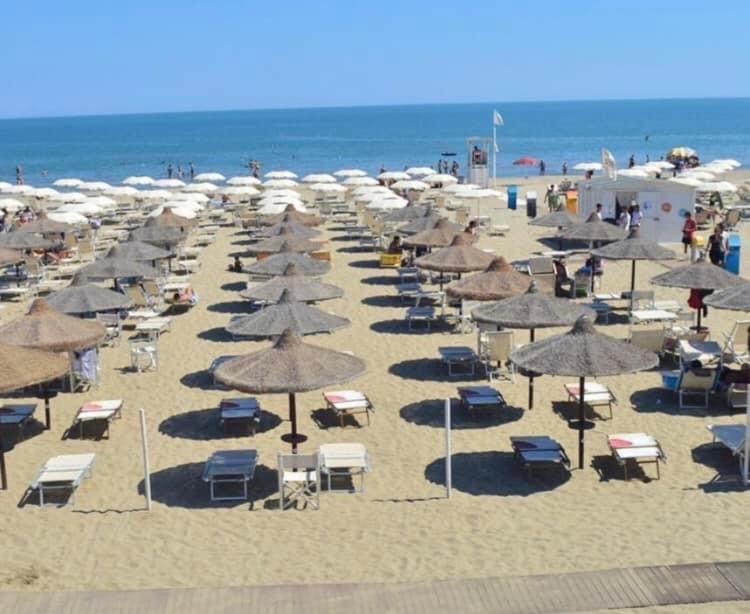Casa Vacanza Dei Greci Barletta Exterior foto